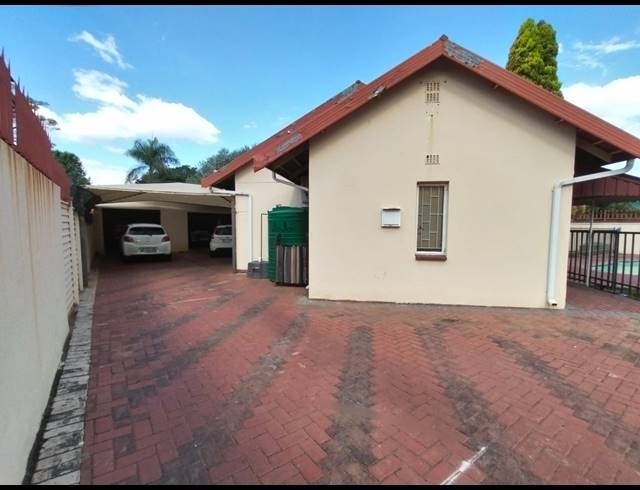 3 BEDROOM HOUSE FOR SALE IN GEELHOUTPARK